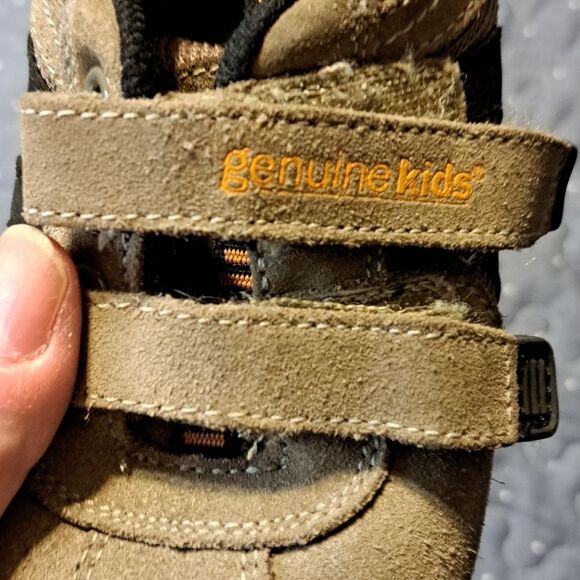 OshKosh B'gosh sneakers size 10 - Picture 5 of 7